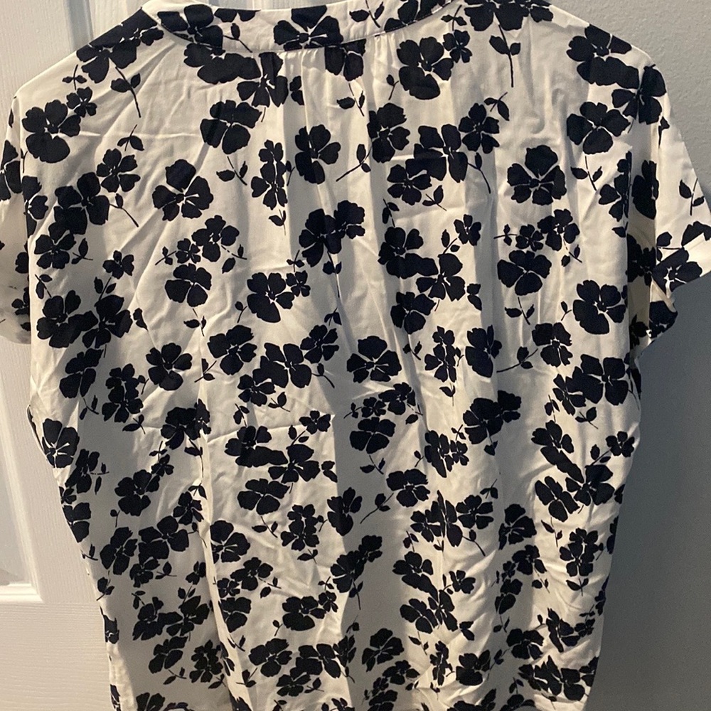 Polyester blouse - Picture 2 of 6